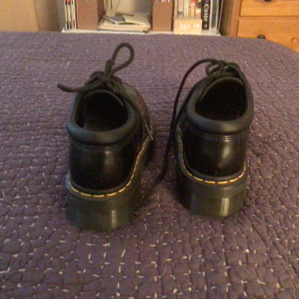 Dr. Martens 8053 LEATHER PLATFORM CASUAL SHOES Women's Size 7 - Picture 3 of 5